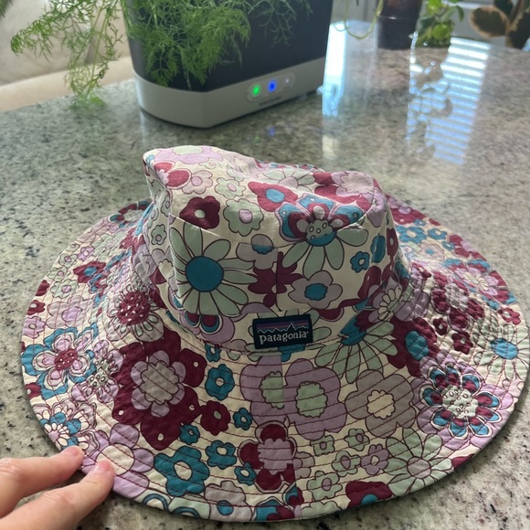Patagonia Toddler Girls Reversible Bucket Hat Sun Hat Purple Blue Floral - Picture 1 of 5